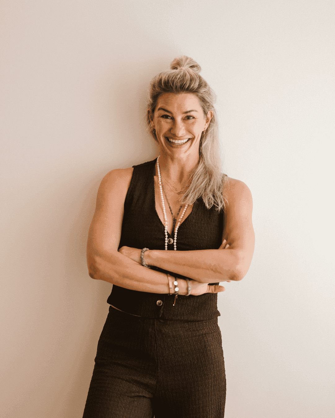 Dominique Scharax, Expertin für ganzheitliche Gesundheit und Nervensystemregulation