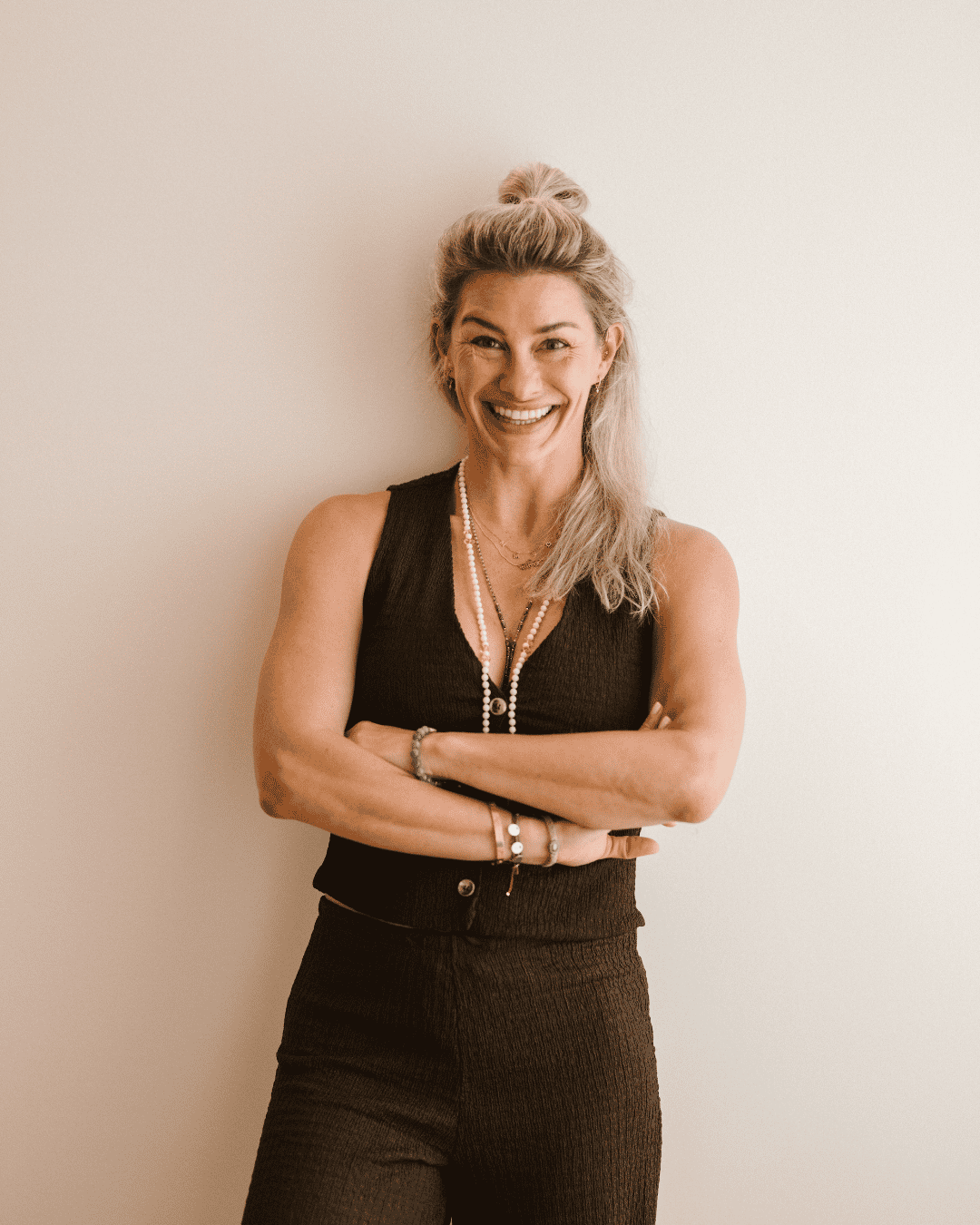 Dominique Scharax, Expertin für ganzheitliche Gesundheit und Nervensystemregulation